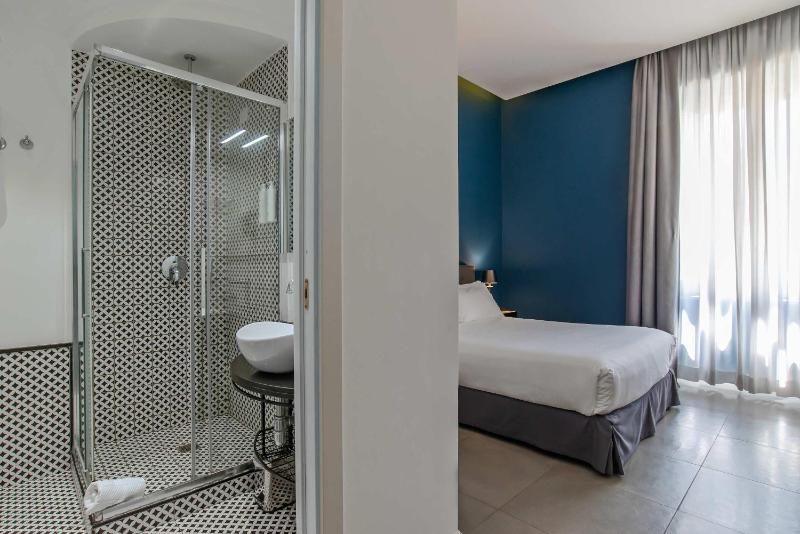 Single Room image 1