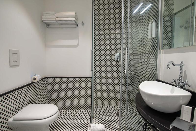 Single Room image 2