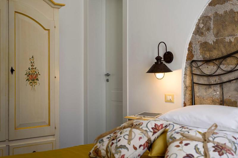 Triple Room with Garden View image 4
