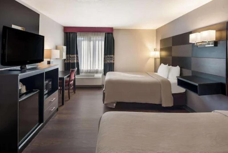 Double Room with Two Double Beds - Non-Smoking image 4