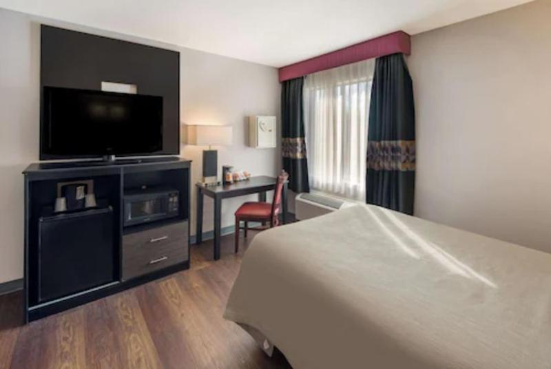Double Room with Two Double Beds - Non-Smoking image 2
