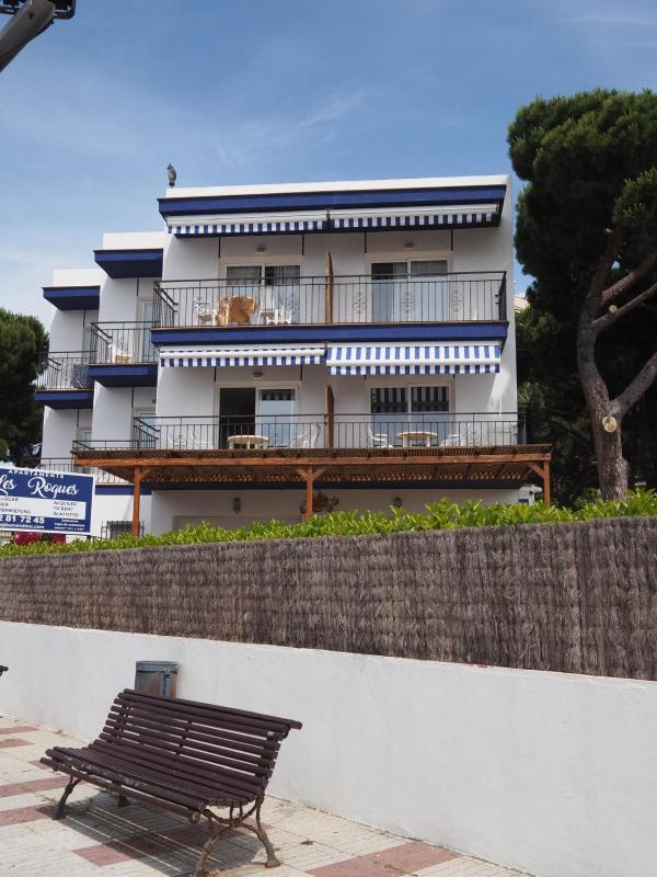 Apartaments Les Roques - image 17