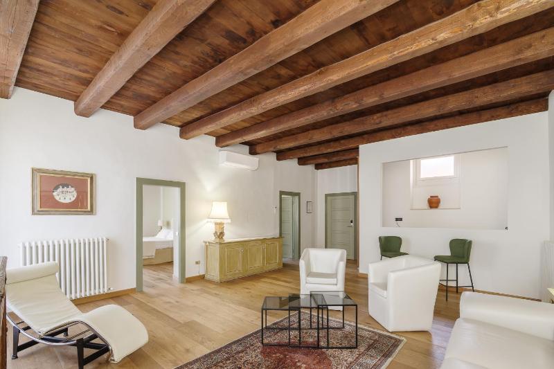Triple Room image 1