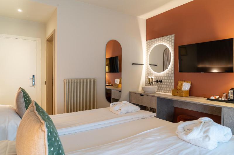 Superior Double Room with Mountain View image 3