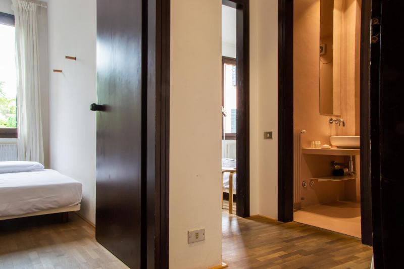 Two-Bedroom Apartment - Via Seminario, 8 image 4