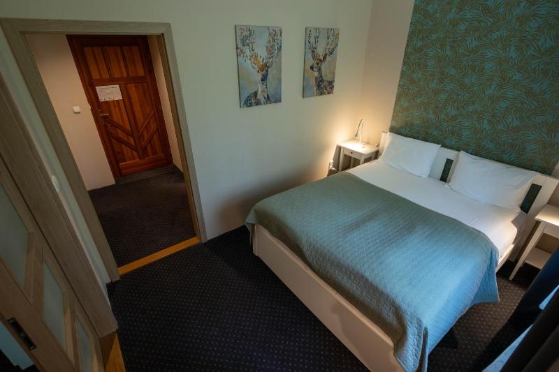 One-Bedroom Apartment image 4