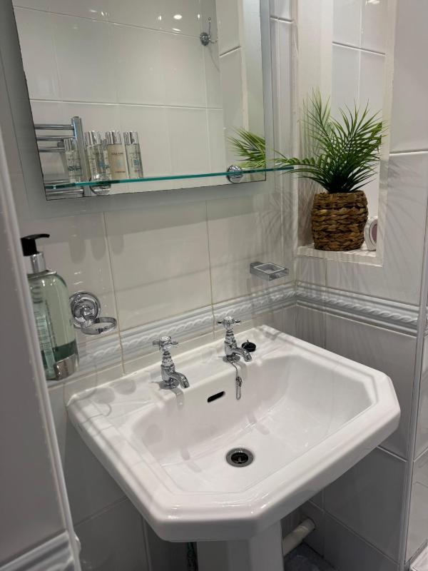 Suite with Sea View image 3