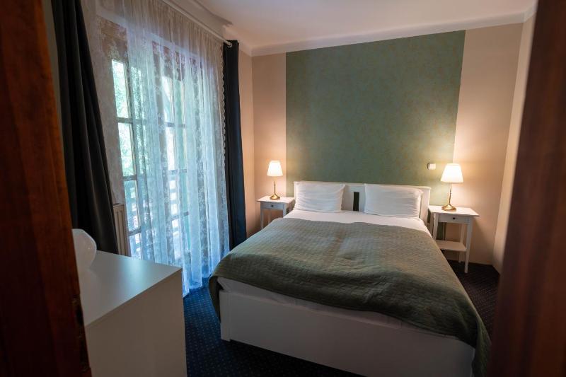 One-Bedroom Apartment image 1