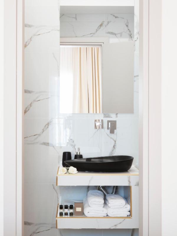 Standard Double Suite image 2