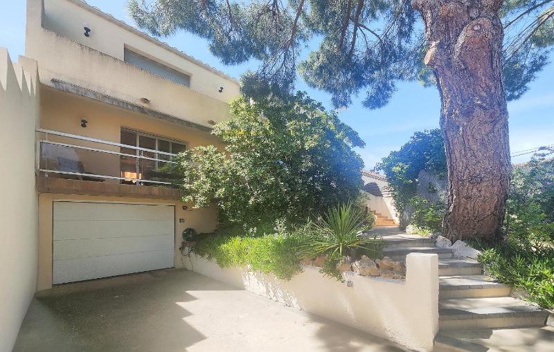Awesome Home In Tourbes - image 1