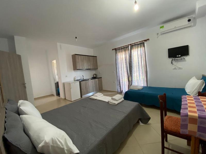 Villa Earta & Leo Ksamil - image 13
