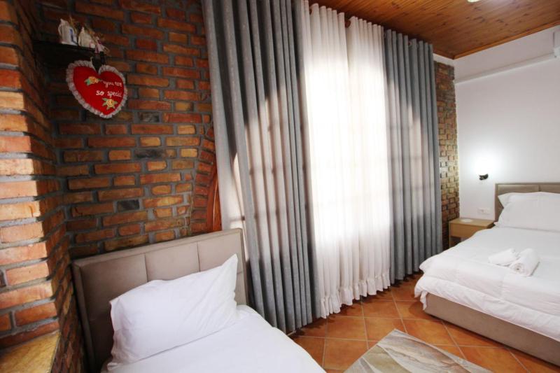 Hotel Buzi Berat - image 3