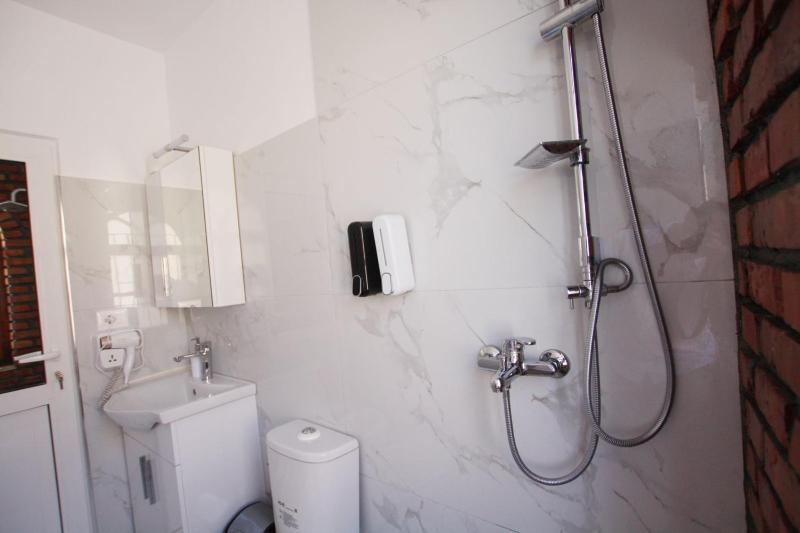 Hotel Buzi Berat - image 8