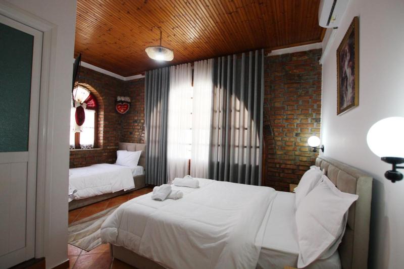 Hotel Buzi Berat - image 16