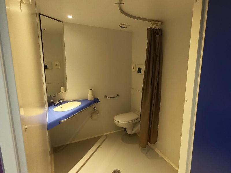 Triple Room with Bathroom image 4