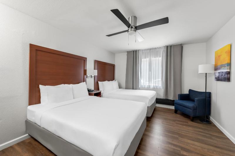 Standard Room Two Double Beds Non-Smoking image 3
