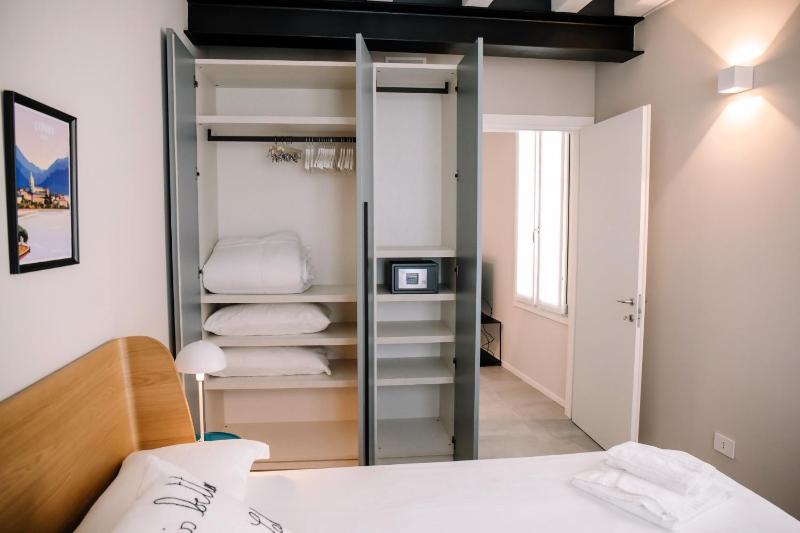 Elegant Beige Apartment - 5 Minutes from the Lake - image 17