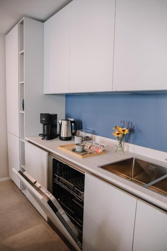 Elegant Beige Apartment - 5 Minutes from the Lake - image 39