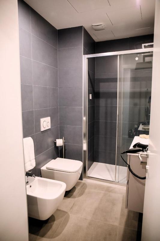 Elegant Beige Apartment - 5 Minutes from the Lake - image 12