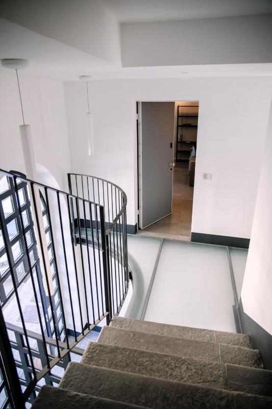 Elegant Beige Apartment - 5 Minutes from the Lake - image 23