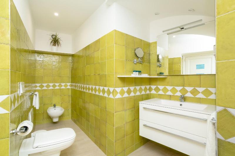 Classic Double Room with Shared Terrace image 4