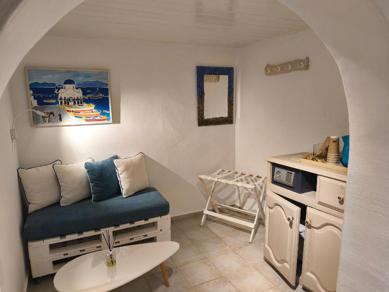 Double Room with Terrace image 4