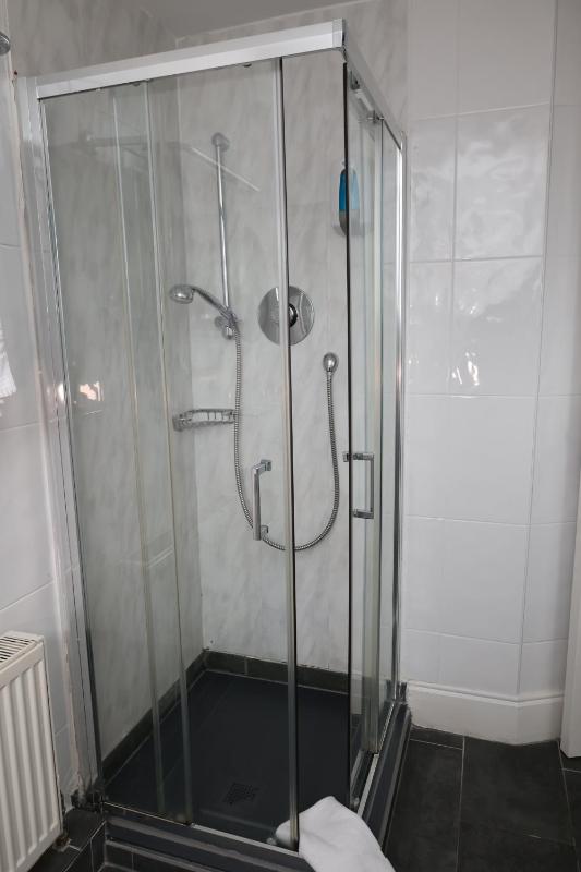 Double Room image 4