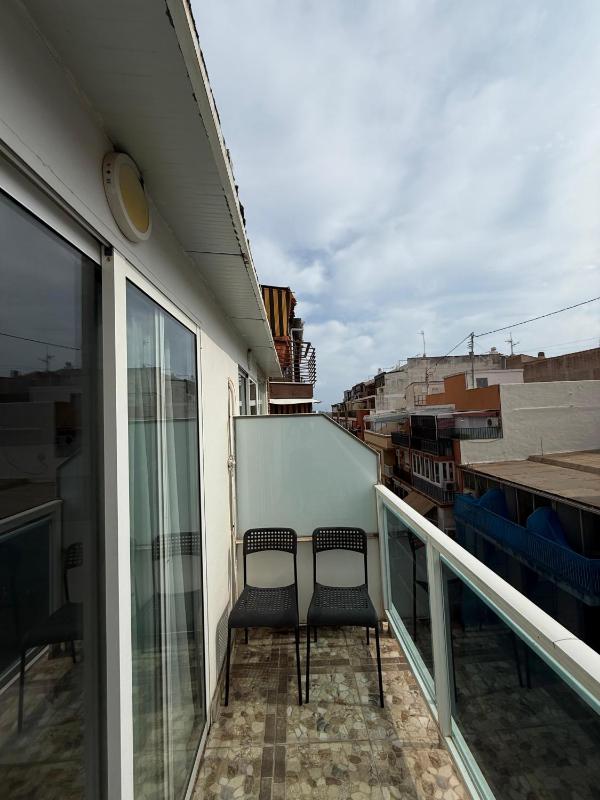 Hostal B and B Benidorm - image 4