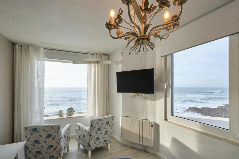 Double Room with Sea View - Blue Room image 4