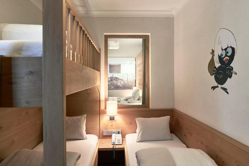 Deluxe Apartment (2 Adults + 3 Children) image 2