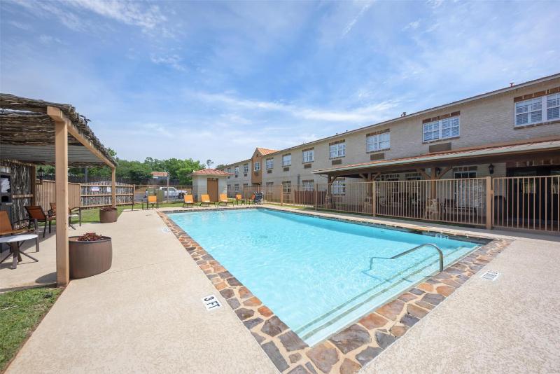 Best Western Plus Fredericksburg - image 16