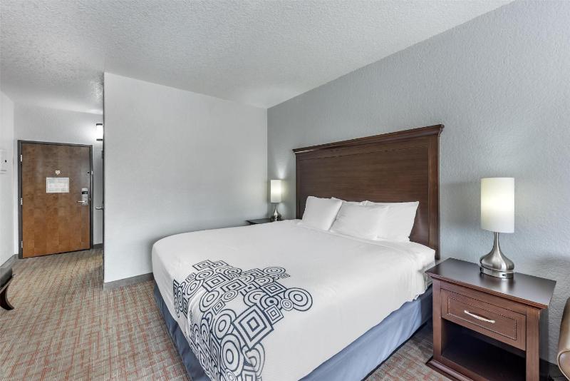 Best Western Plus Fredericksburg - image 14