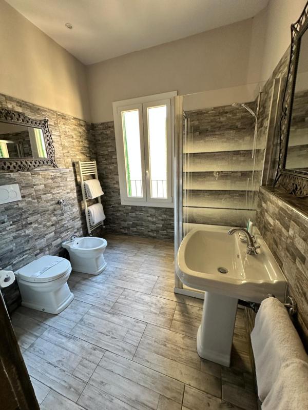 Superior Apartment image 2