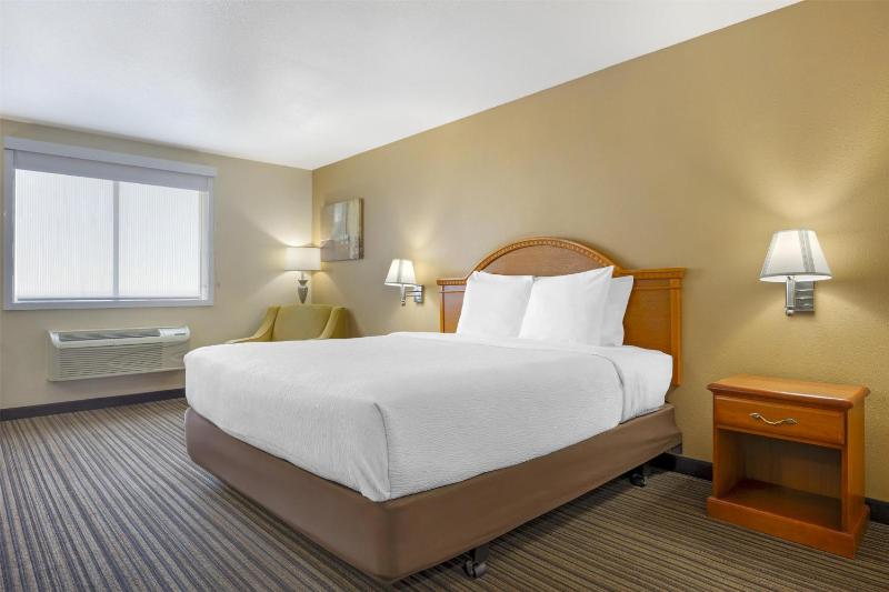 King Room - Pet Friendly/Non-Smoking image 1