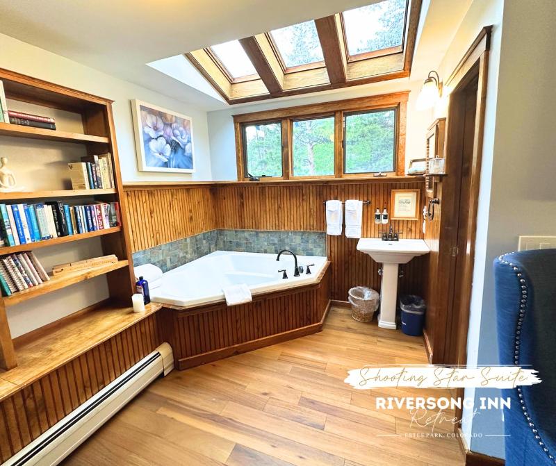 Junior Suite with Garden View image 3
