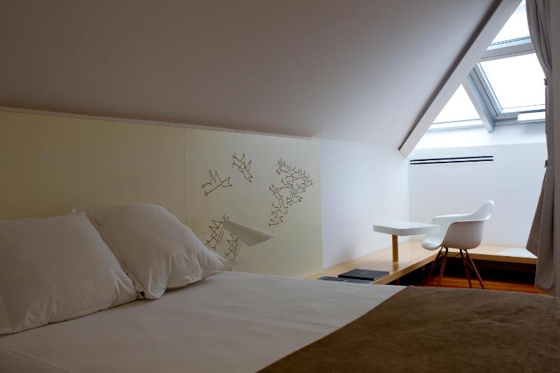 Double or Twin Room image 3