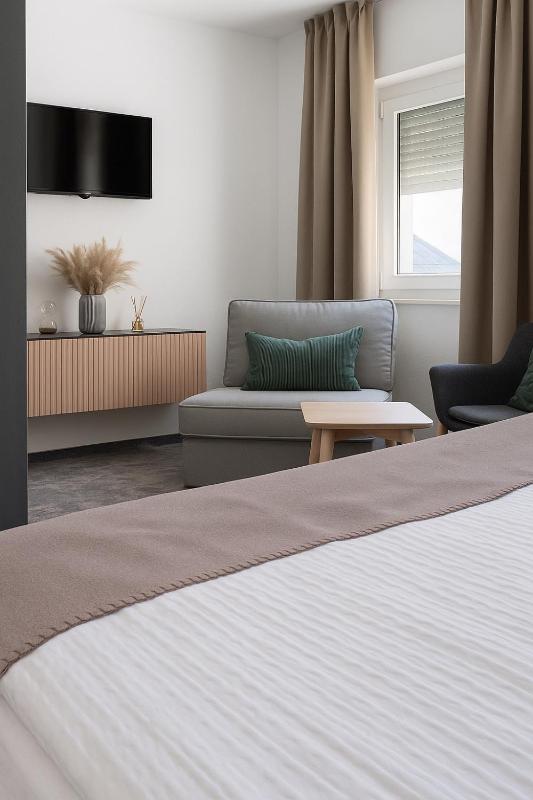 Standard Double Room image 4