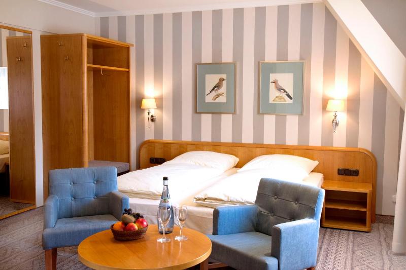 Standard Double Room image 4