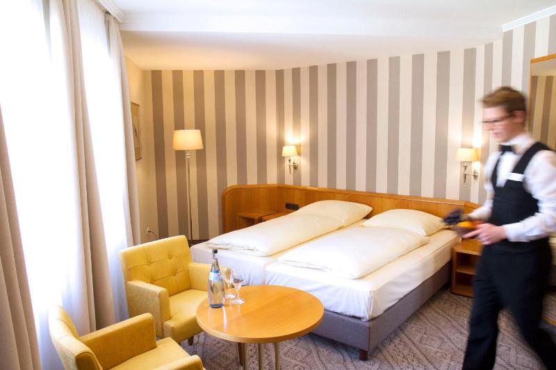 Standard Double Room image 2
