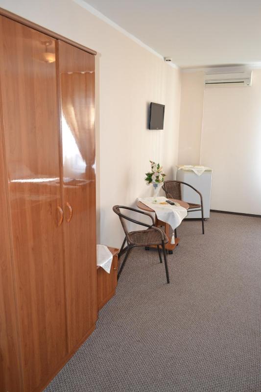 Comfort Quadruple Room image 2