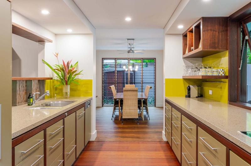 Leilani Tiare - stylish villa on Four Mile Beach - image 23