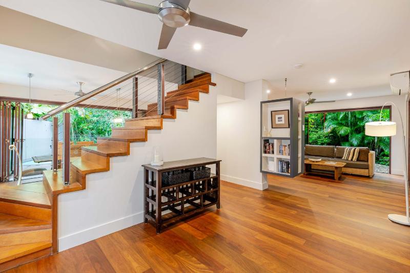 Leilani Tiare - stylish villa on Four Mile Beach - image 25