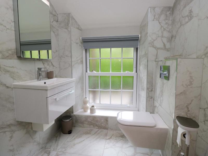 Dove Cottage - image 23