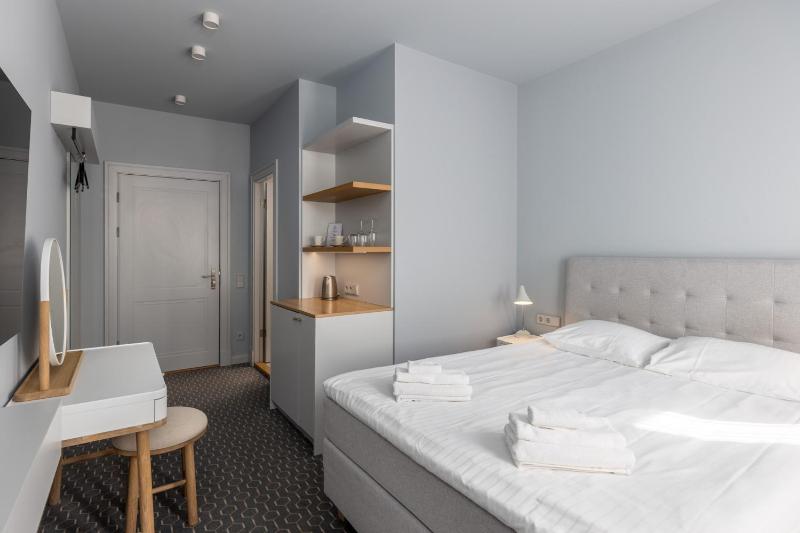 Roze Park Rooms - image 25