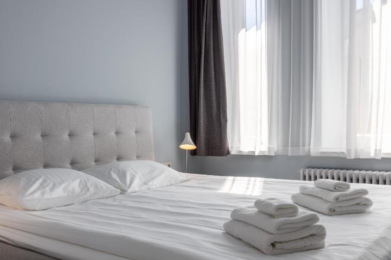 Double Room image 3