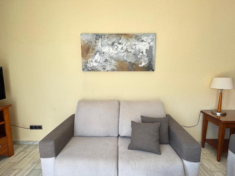 Classic One-Bedroom Apartment with Partial Sea View and Terrace image 3