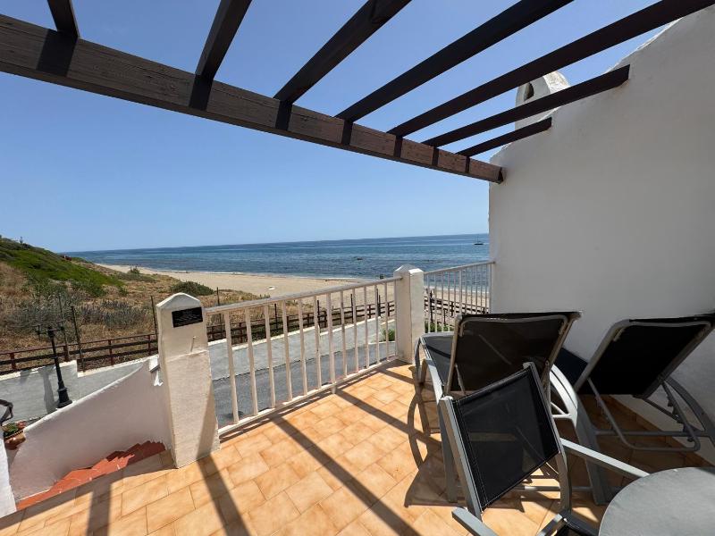 Classic One-Bedroom Apartment with Sea View and Terrace image 1