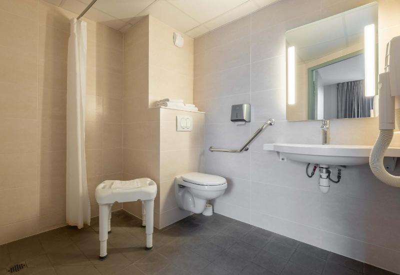 Double Room - Disability Access image 1