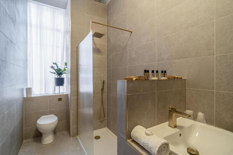 Superior Double Room image 3