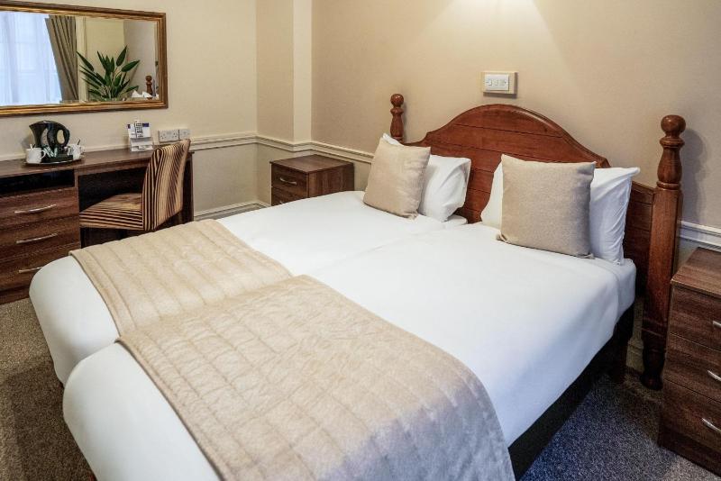 Standard Double or Twin Room image 1
